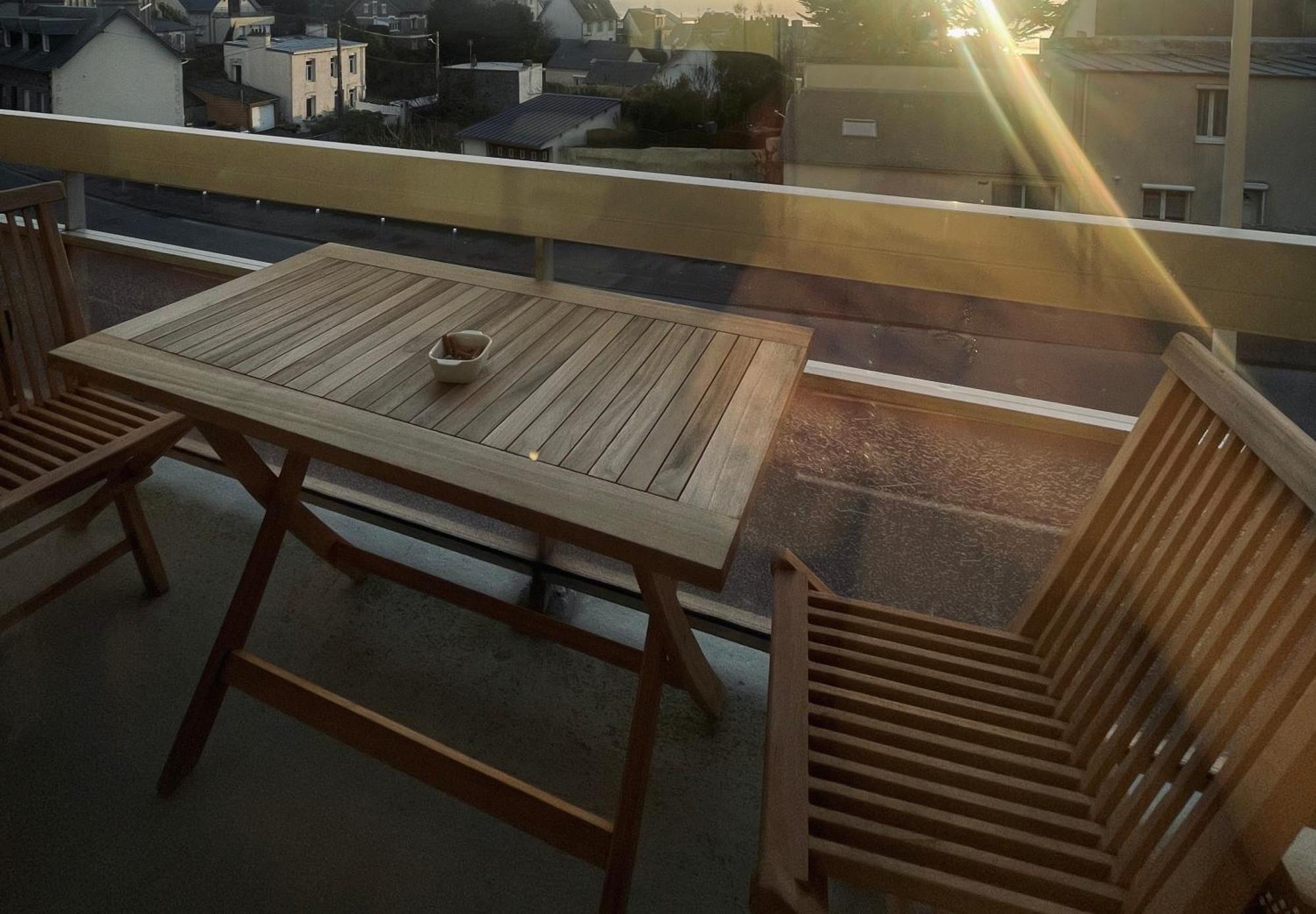 Appartement Vue Mer Proche Plage Et Centre Granville Exterior foto